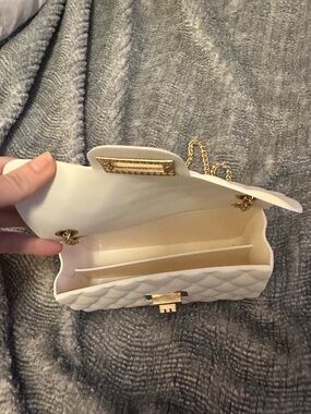 Classic rubber Quilted Chain Shoulder Bag in Cream